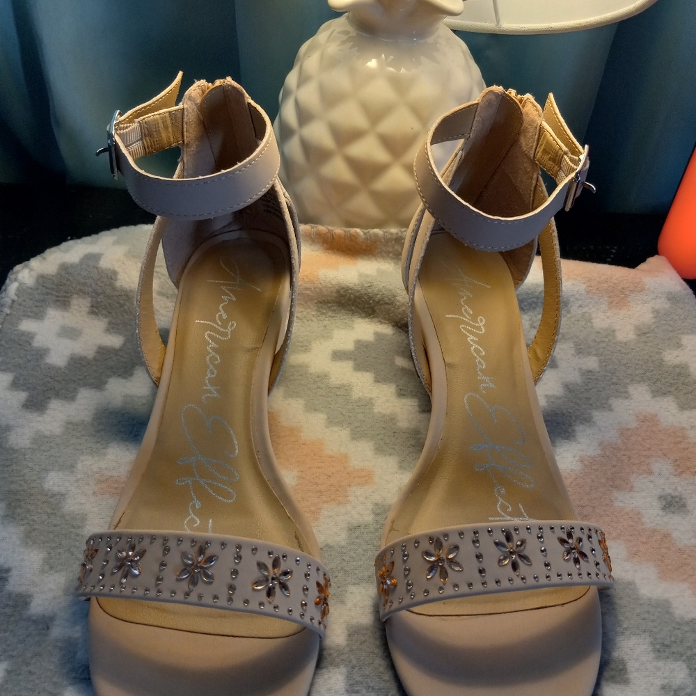 Light pink wedges